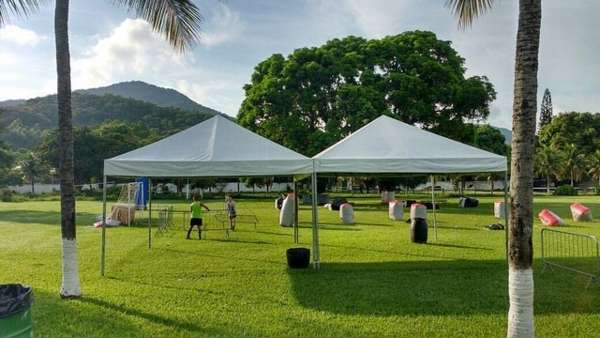 Aluguel de tenda piramidal AMV Eventos